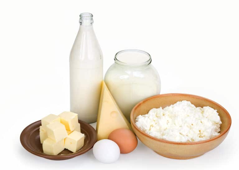 Should Your Parents Consume Low-Fat, Non-Fat, or Full-Fat Dairy Products?